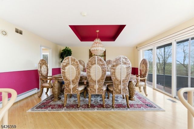 36 Fox Ledge Rd, Kinnelon Boro, NJ 07405