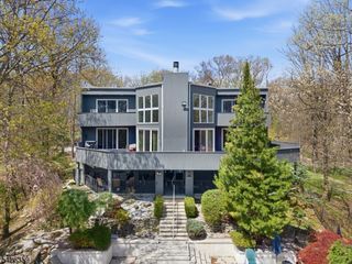 36 Fox Ledge Rd, Kinnelon Boro, NJ 07405