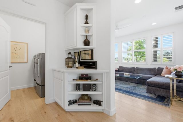 1017 Cabris Ln, Roseville, CA 95747