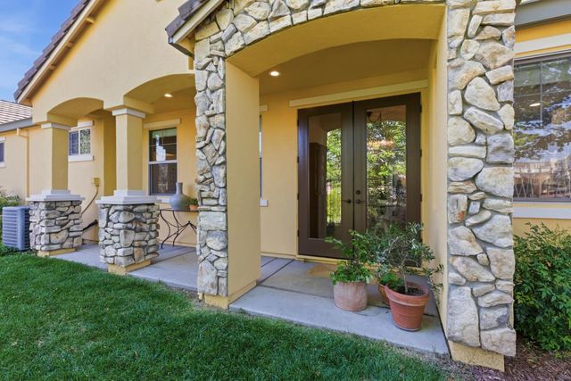 1017 Cabris Ln, Roseville, CA 95747