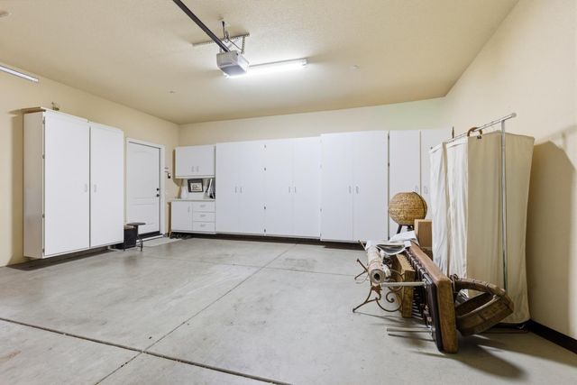 1017 Cabris Ln, Roseville, CA 95747