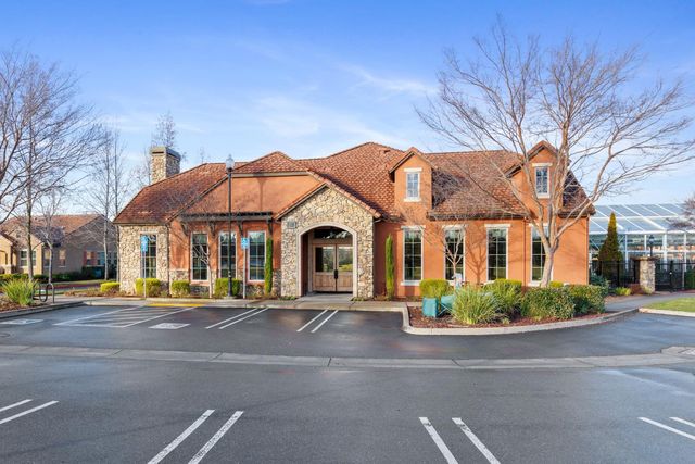 1017 Cabris Ln, Roseville, CA 95747