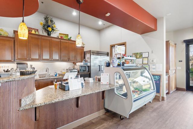 1017 Cabris Ln, Roseville, CA 95747