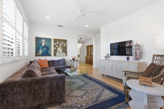 1017 Cabris Ln, Roseville, CA 95747