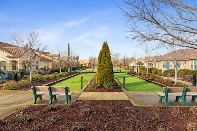 1017 Cabris Ln, Roseville, CA 95747