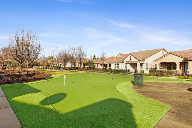 1017 Cabris Ln, Roseville, CA 95747