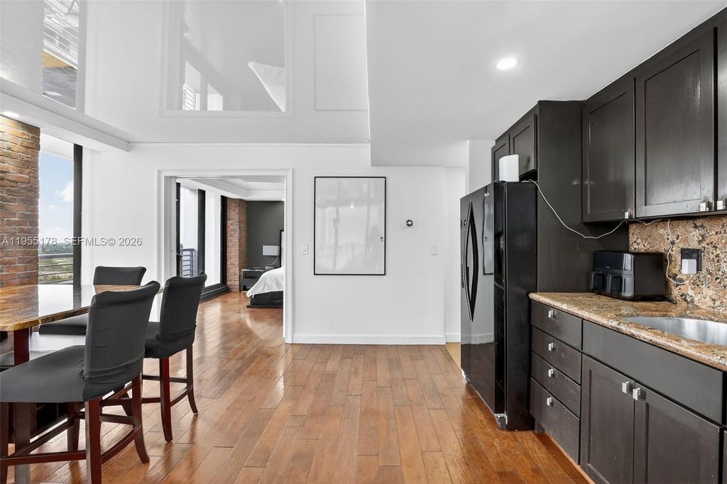 Image 11 of property listing at 1720 Harrison St 14H, Hollywood, FL 33020