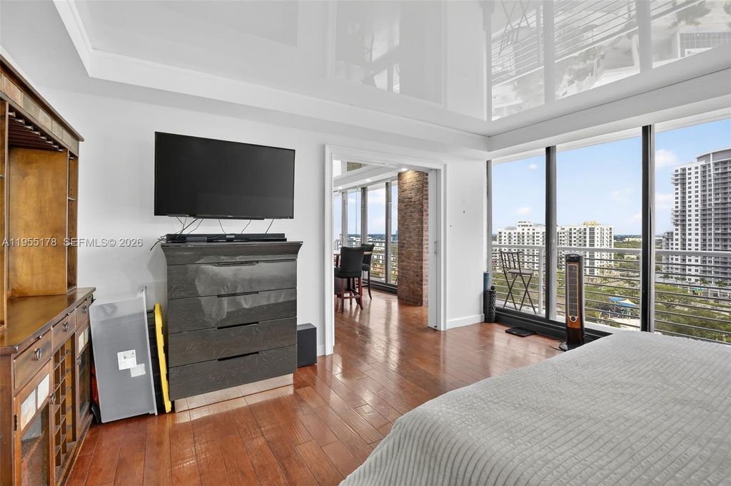 Image 17 of property listing at 1720 Harrison St 14H, Hollywood, FL 33020