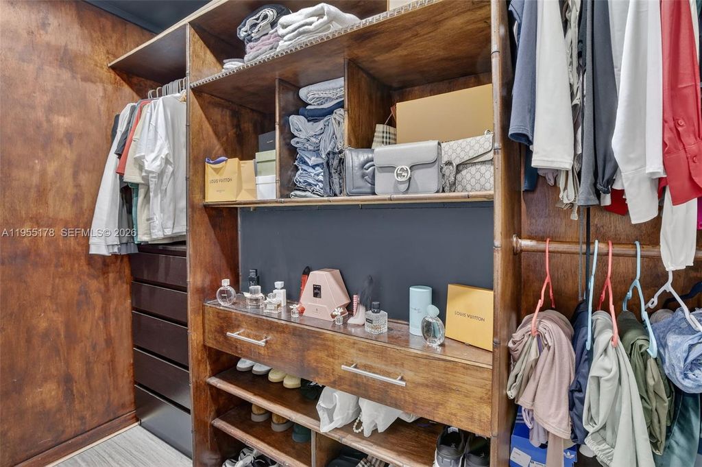 Image 20 of property listing at 1720 Harrison St 14H, Hollywood, FL 33020