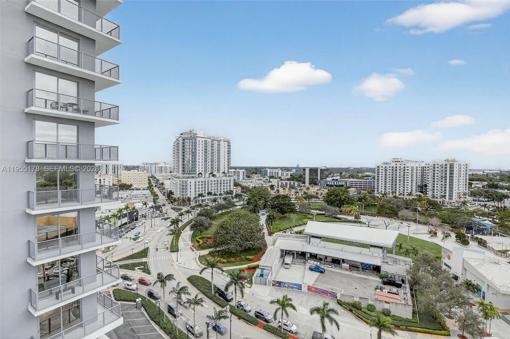 Image 24 of property listing at 1720 Harrison St 14H, Hollywood, FL 33020