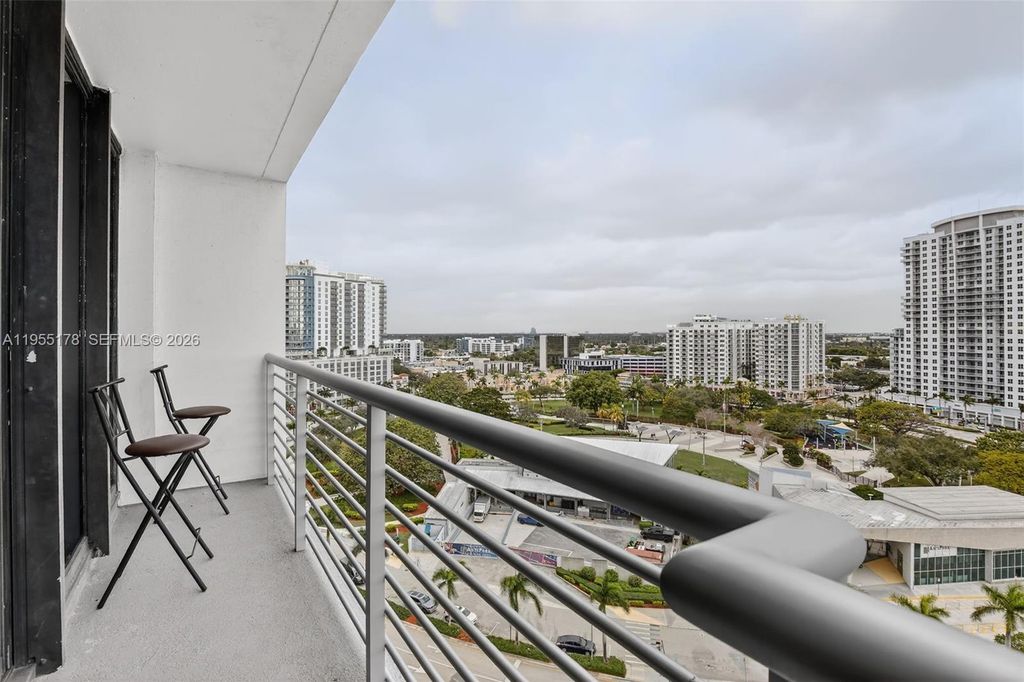 Image 28 of property listing at 1720 Harrison St 14H, Hollywood, FL 33020