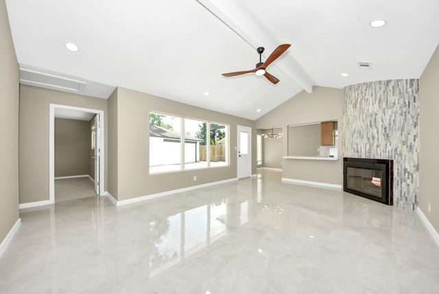 16114 Forest Bend Avenue, Friendswood, TX 77546