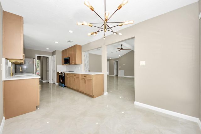 16114 Forest Bend Avenue, Friendswood, TX 77546