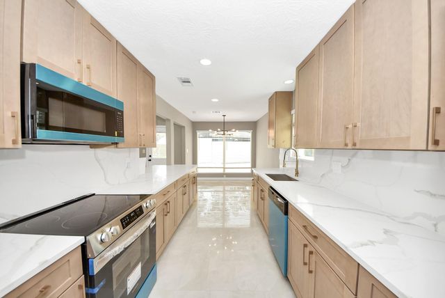 16114 Forest Bend Avenue, Friendswood, TX 77546