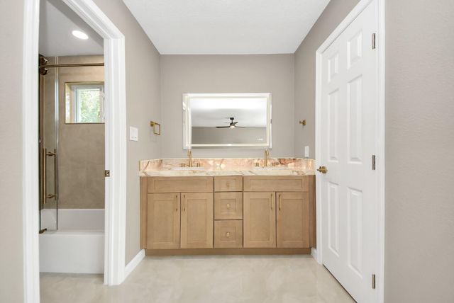 16114 Forest Bend Avenue, Friendswood, TX 77546