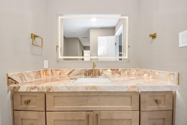 16114 Forest Bend Avenue, Friendswood, TX 77546