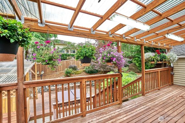 14409 SE 256th Place, Kent, WA 98042