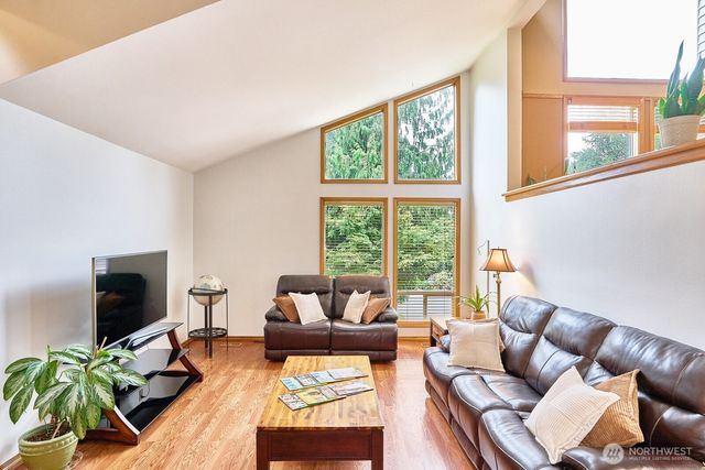14409 SE 256th Place, Kent, WA 98042