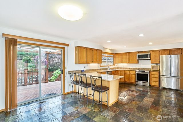 14409 SE 256th Place, Kent, WA 98042