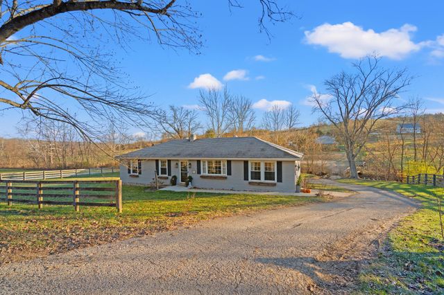9027 Persimmon Grove Pike, Alexandria, KY 41001