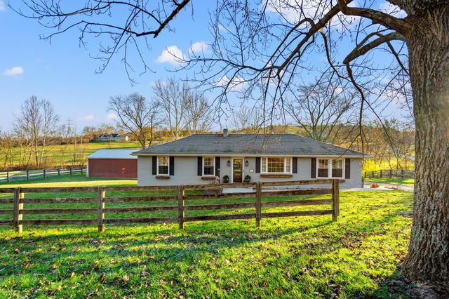 9027 Persimmon Grove Pike, Alexandria, KY 41001