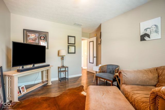 10891 Weston Drive, Carmel, IN 46032