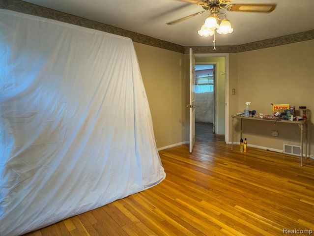 29758 Rambling Road, Southfield, MI 48076