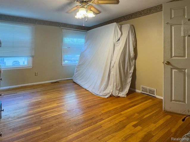 29758 Rambling Road, Southfield, MI 48076