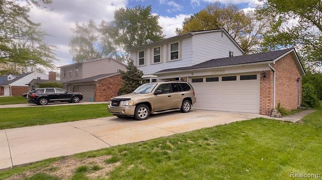 29758 Rambling Road, Southfield, MI 48076