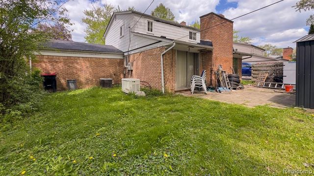 29758 Rambling Road, Southfield, MI 48076