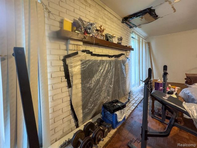 29758 Rambling Road, Southfield, MI 48076