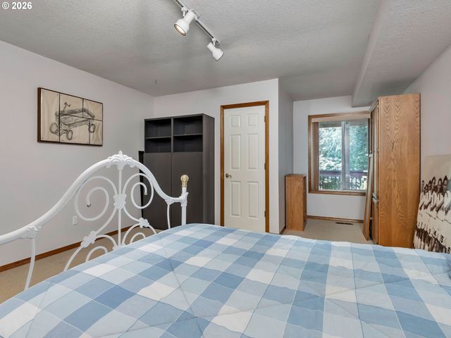 15160 Se HICKORY Ct, Milwaukie, OR 97267