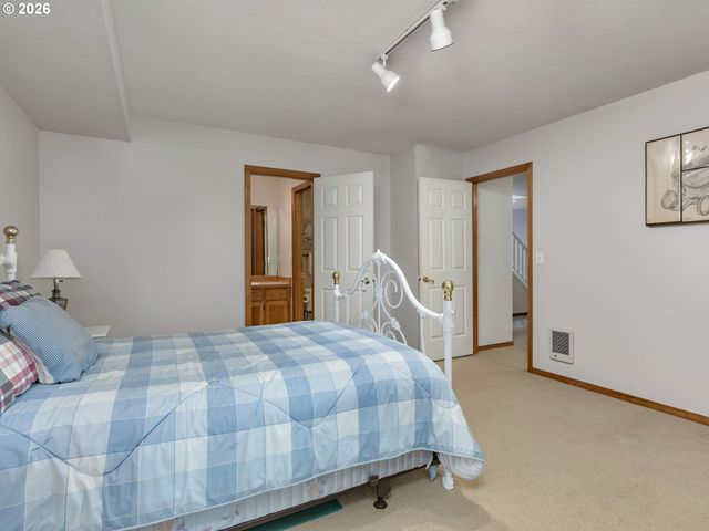 15160 Se HICKORY Ct, Milwaukie, OR 97267