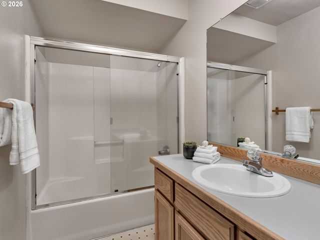 15160 Se HICKORY Ct, Milwaukie, OR 97267