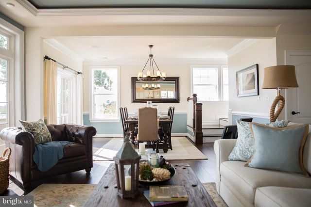 8046 FOREST GLEN DR, Pasadena, MD 21122