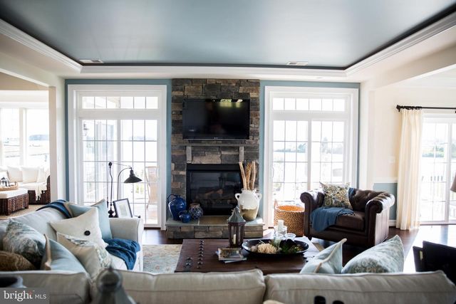 8046 FOREST GLEN DR, Pasadena, MD 21122