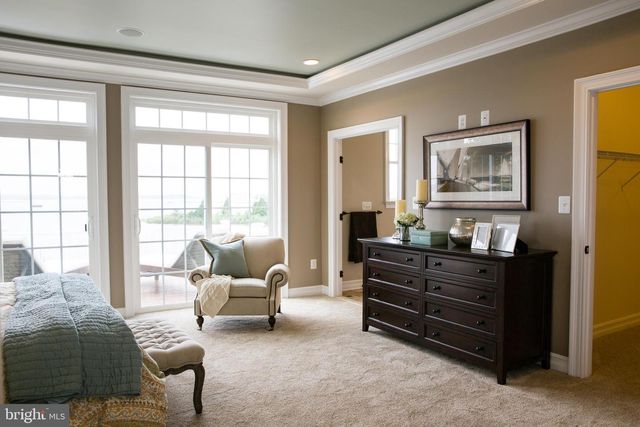 8046 FOREST GLEN DR, Pasadena, MD 21122