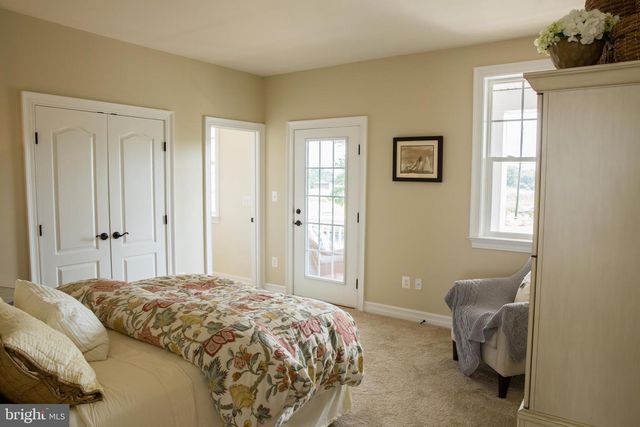 8046 FOREST GLEN DR, Pasadena, MD 21122