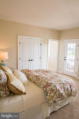 8046 FOREST GLEN DR, Pasadena, MD 21122