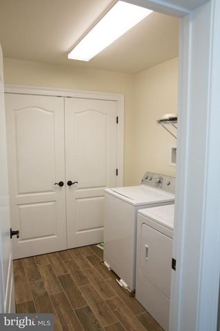 8046 FOREST GLEN DR, Pasadena, MD 21122