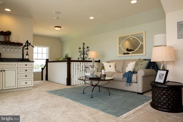 8046 FOREST GLEN DR, Pasadena, MD 21122