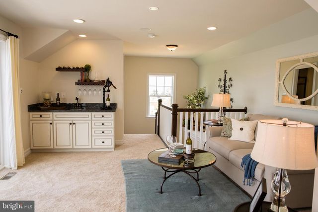 8046 FOREST GLEN DR, Pasadena, MD 21122