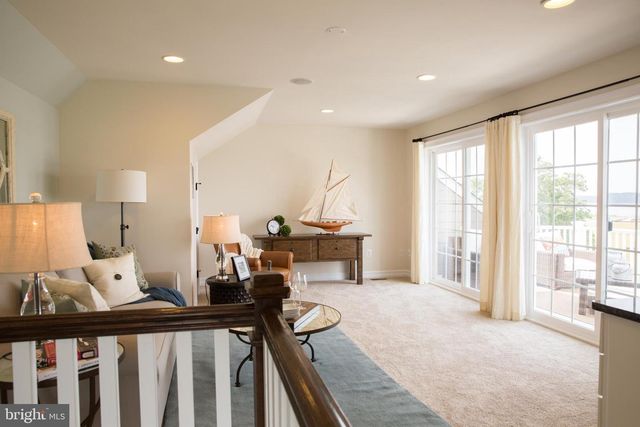 8046 FOREST GLEN DR, Pasadena, MD 21122