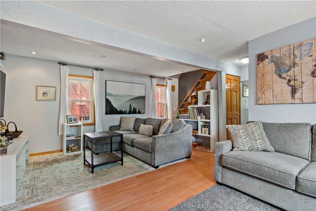 185 Ottawa Avenue, Warwick, RI 02889