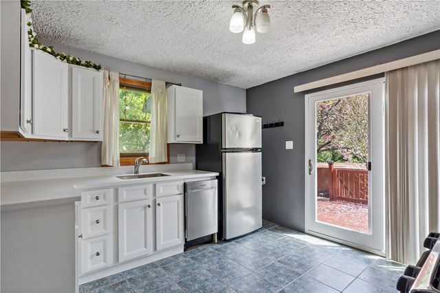 185 Ottawa Avenue, Warwick, RI 02889