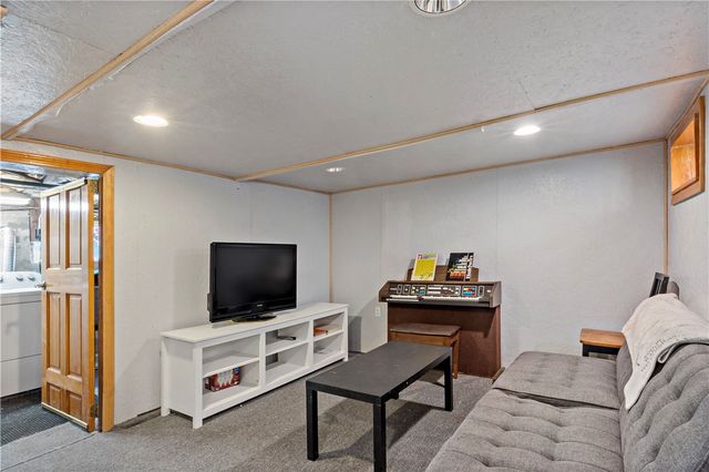 185 Ottawa Avenue, Warwick, RI 02889