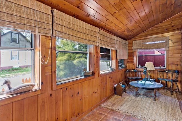 185 Ottawa Avenue, Warwick, RI 02889