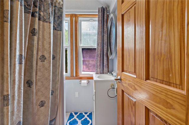 185 Ottawa Avenue, Warwick, RI 02889