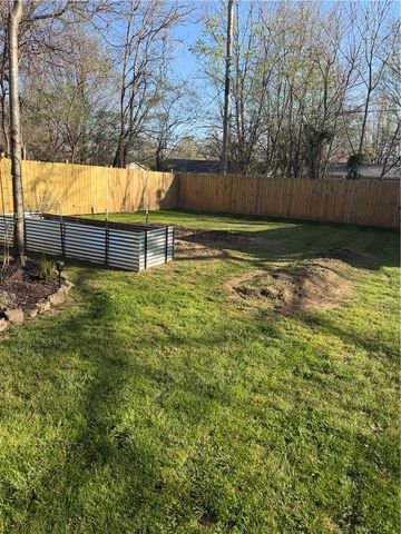 2405 Dogwood Place, Springdale, AR 72762