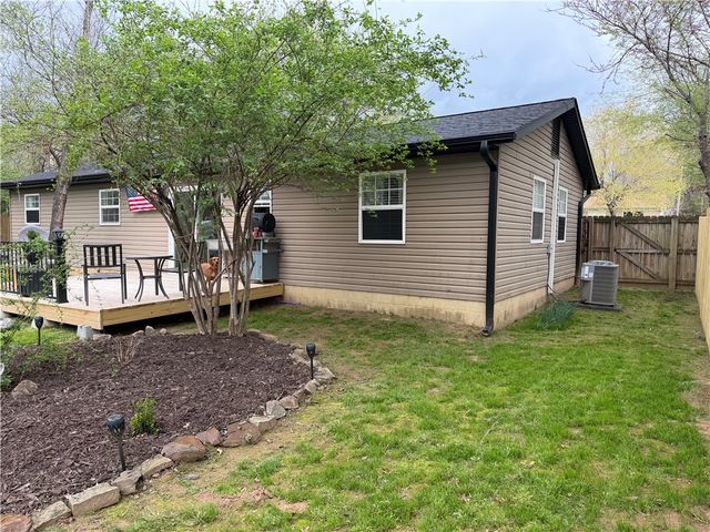 2405 Dogwood Place, Springdale, AR 72762